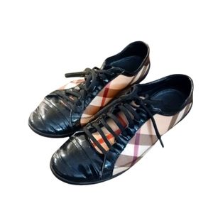 Burberry Flats